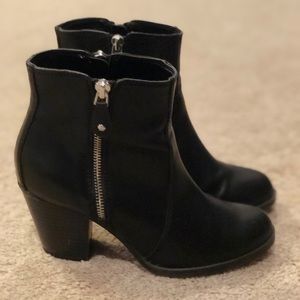 Vera Wang Leather booties